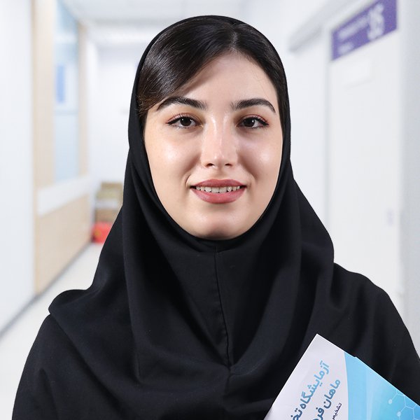 خانم نادری